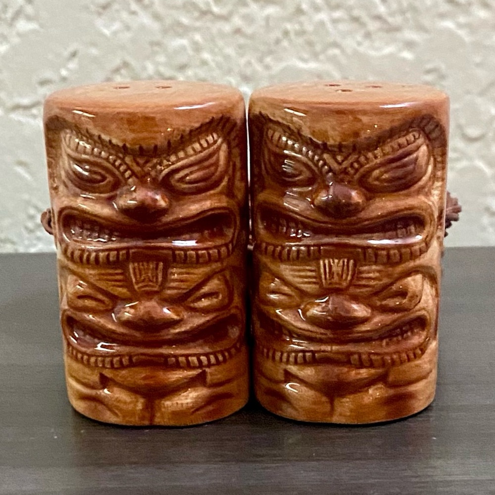 Totem Pole Salt & Pepper Shakers Aloha From Hawaii Ceramic